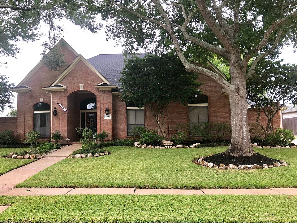 1st image of 2107 Thompson Crossing Dr