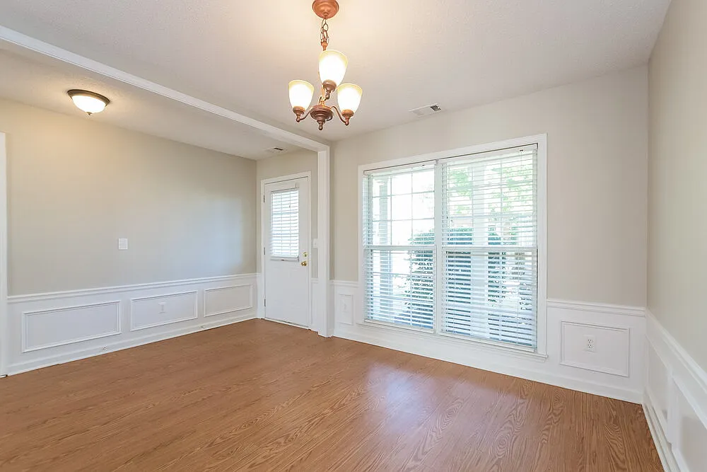 3 bed, 2.5 bath, 1736 sqft, $2,390 — Photo 4