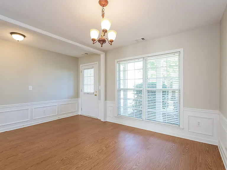 421 Citronelle Dr — Photo 4