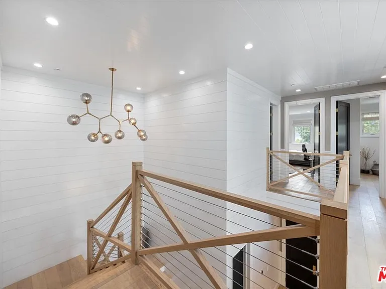 4225 Alcove Ave — Photo 26