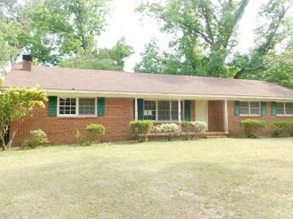 2nd image of 110 NE Rosewood Dr
