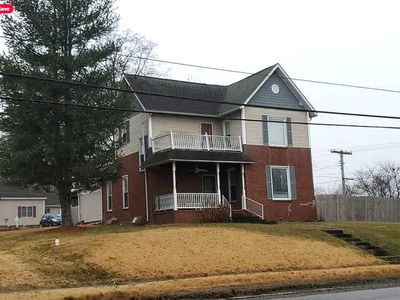 604 W Water St, Pinckneyville, IL, 62274
