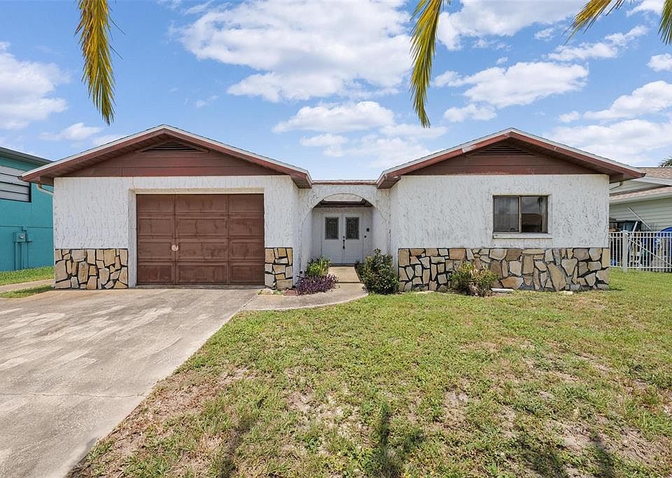 1st image of 15612 Donzi Dr