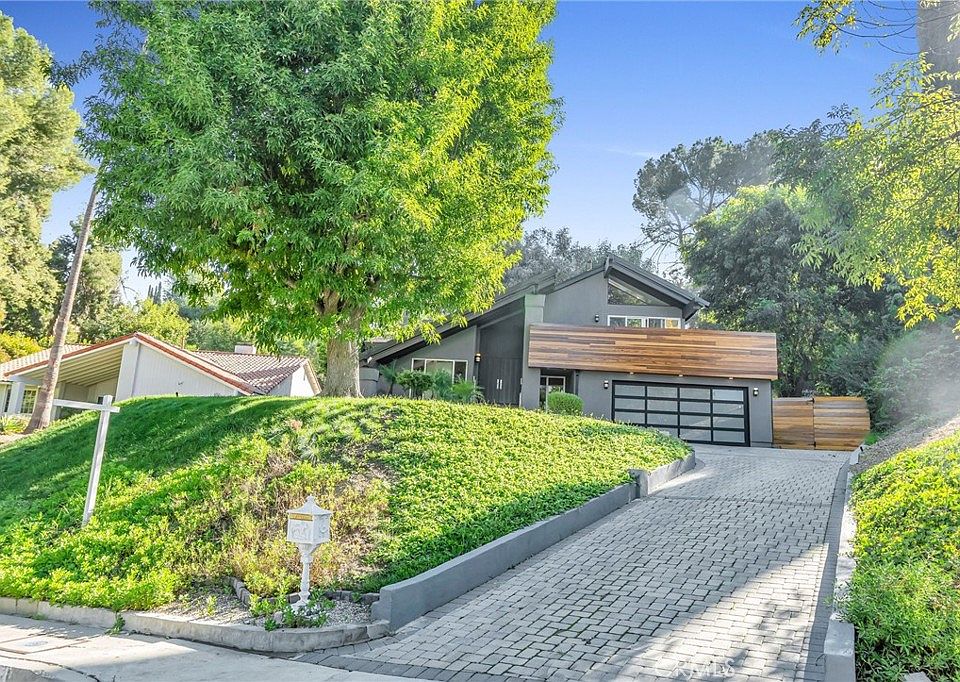 1st image of 4642 Poe Ave