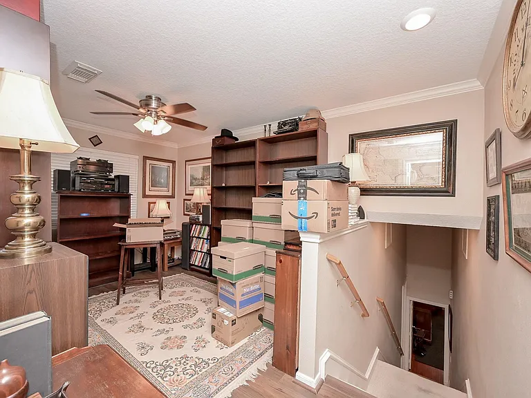2301 Steel St — Photo 24