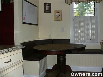 built-in bench in kitchen