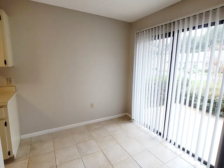 410 Landing Blvd — Photo 10