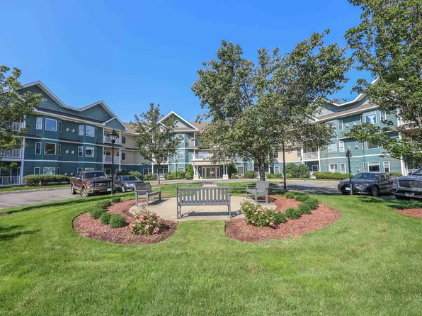 65 Hawthorne Drive #118, Bedford, NH 03110