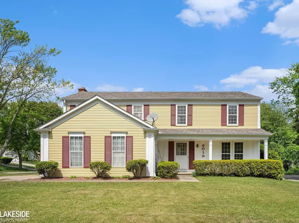 6019 Kingsfield Dr, West Bloomfield, MI 48322
