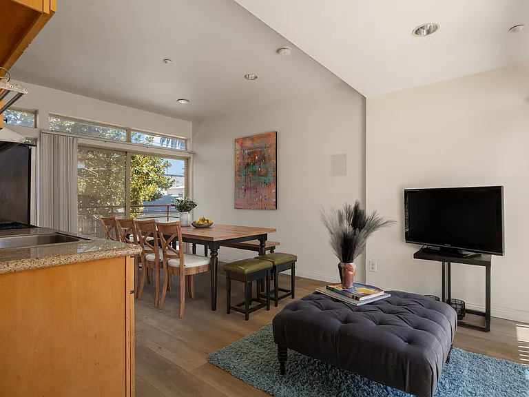 2405 Magnolia Ave — Photo 6