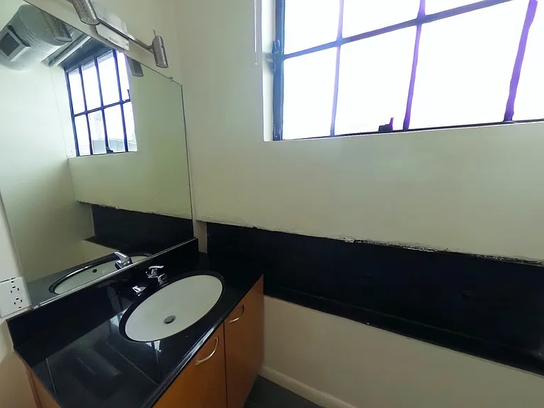 1011 W Marshall St #120 — Photo 6