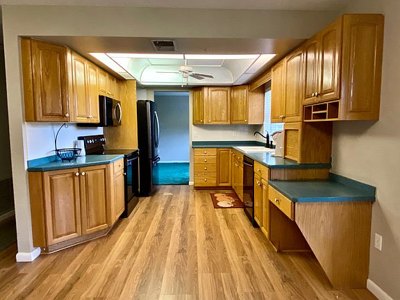 3rd image of 4281 Hemlock Ln