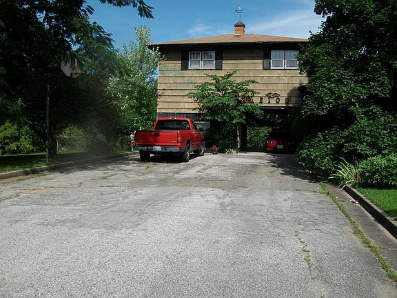 lots of off street parking