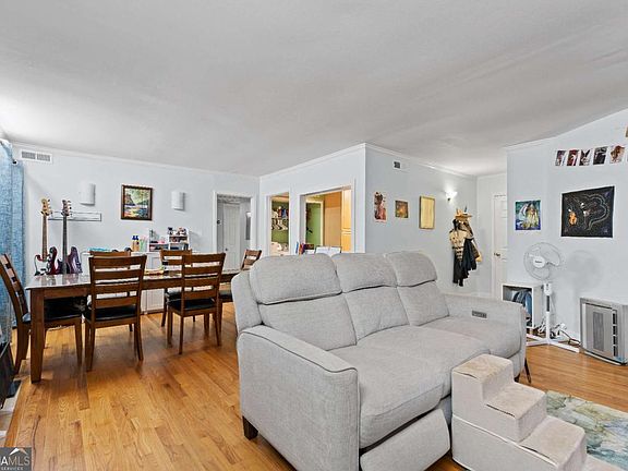 2nd image of 5400 Roswell Rd Unit L6