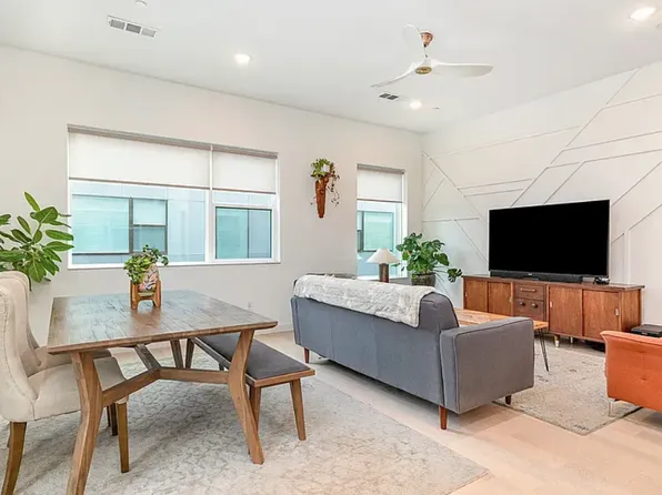 427 W 10th St #803, Dallas, TX 75208