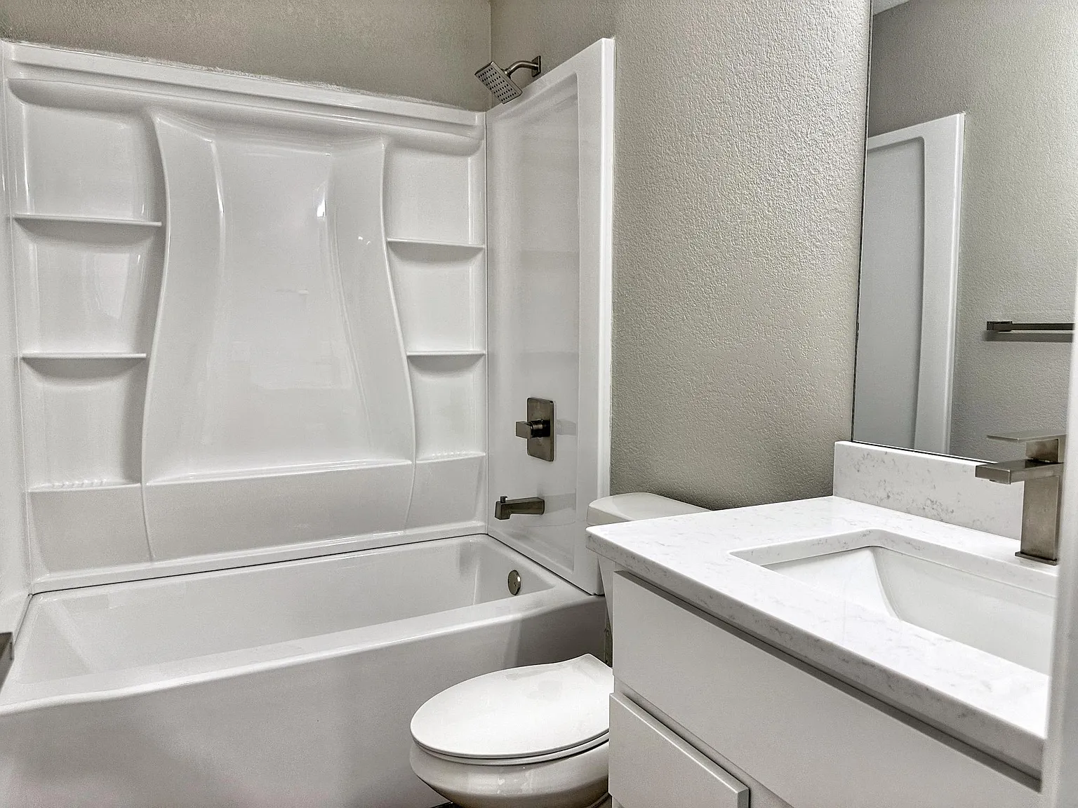 602 SW C St — Photo 3