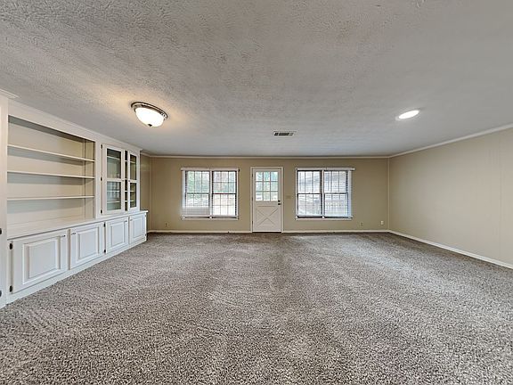 3rd image of 2684 Shaywen Cir