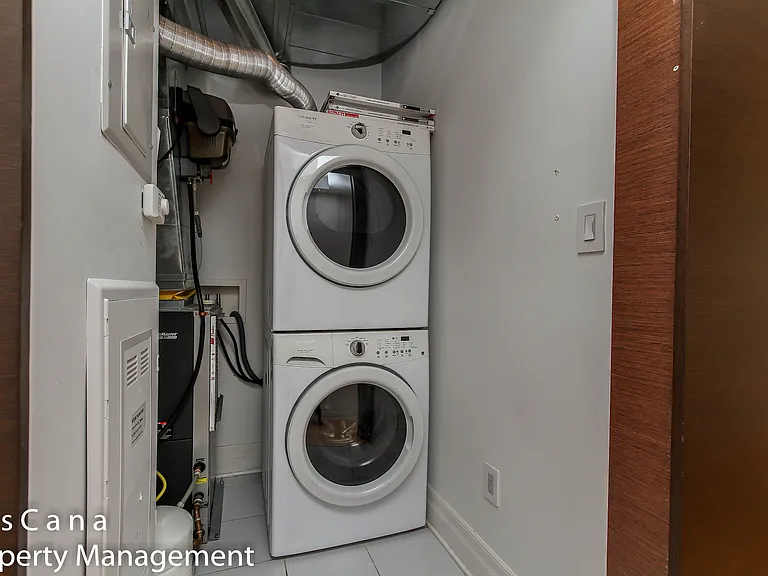 327 Breezehill Ave S #702 — Photo 20