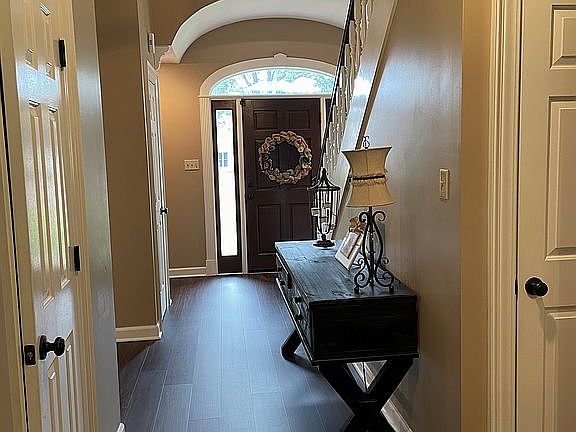 4th image of 781 Lake Meadow Dr