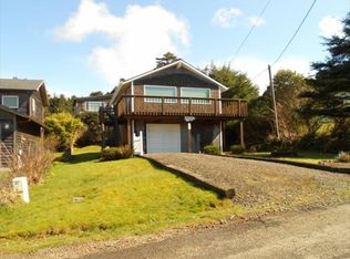 5495 3rd St, Tillamook, OR 97141