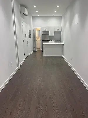 100 Charlton St #1 — Photo 2