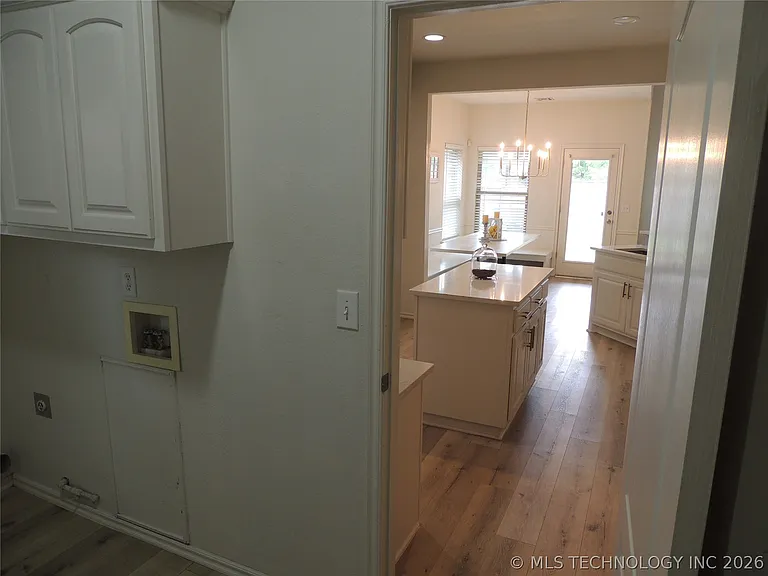 4416 W Indianola St — Photo 33