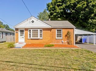 20 Rollins St, Springfield, MA 01109