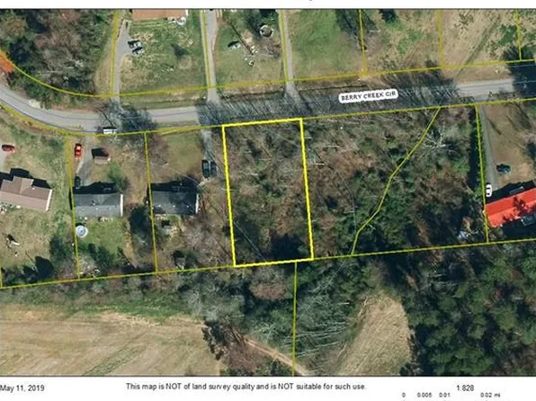 3881 Berry Creek Cir, Granite Falls, NC 28630