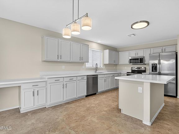 5th image of 1715 E BRANHAM Lane