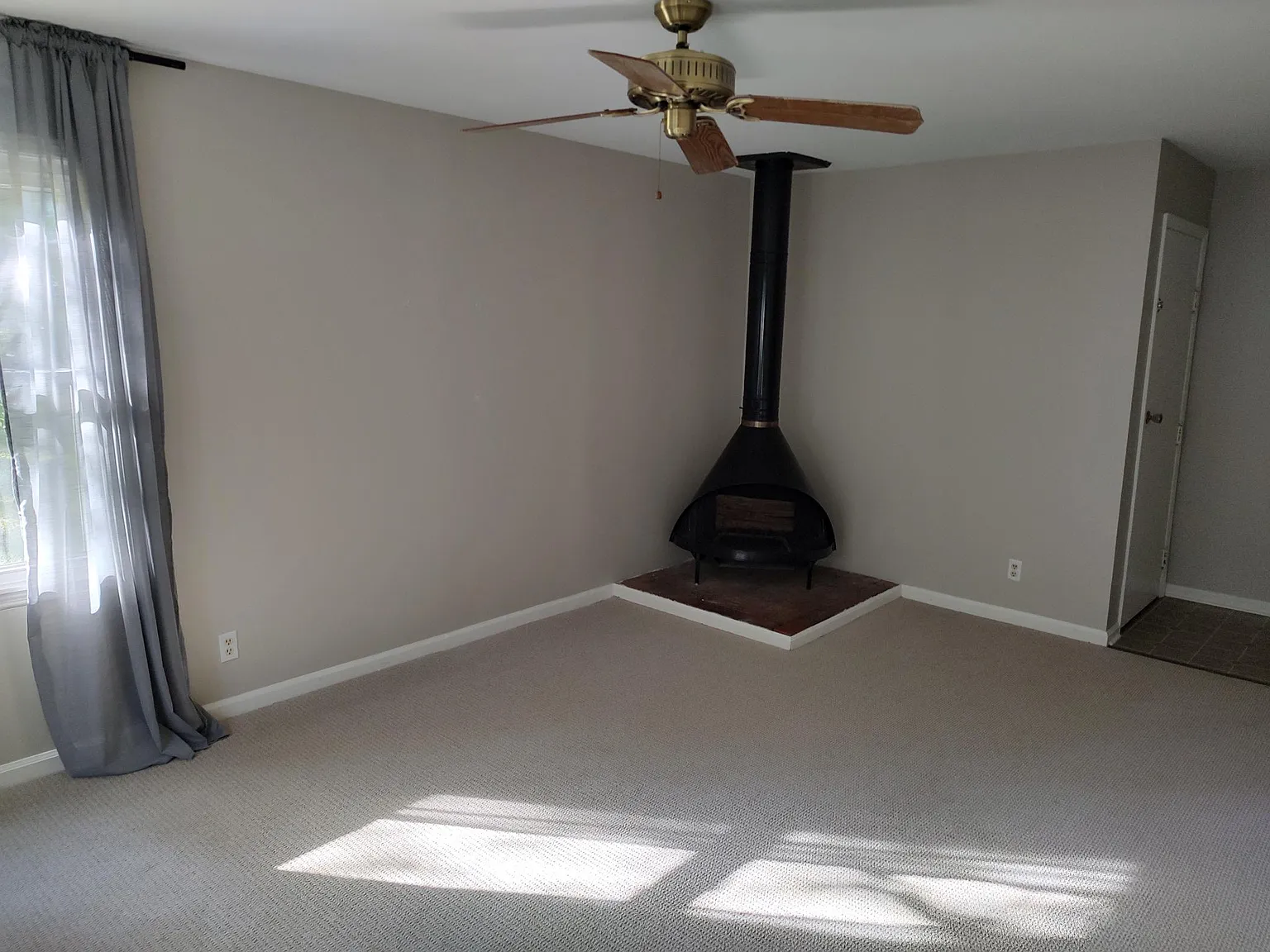 3519 Hutchens Ave SE — Photo 3