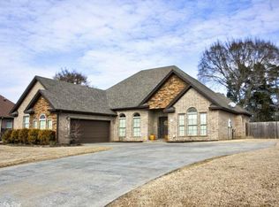 1230 Bent Tree Ln, Searcy, AR 72143