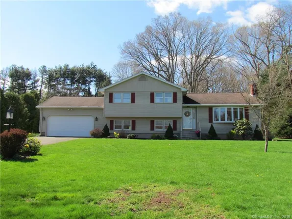 15 Benedict Dr, North Haven, CT 06473