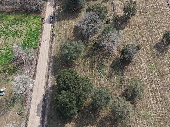 2nd image of 431 Gazette Rd