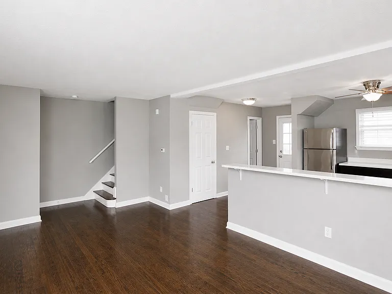 Warwick Court Townhomes — Photo 11
