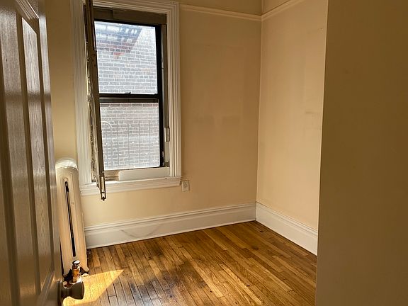 4th image of 370 W 51st St APT 5E