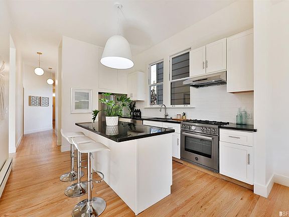 3rd image of 1011A Shotwell St