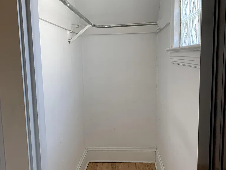 15009 Tudor Ave — Photo 12
