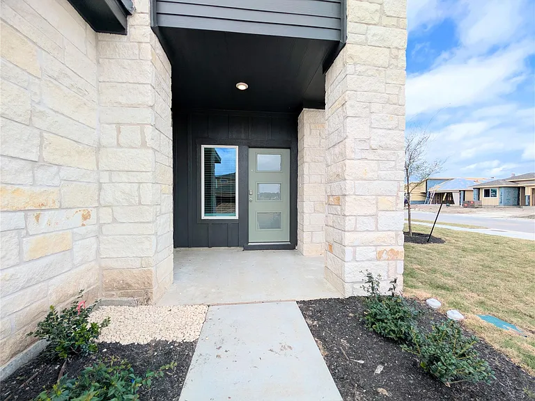 9400 Oxbow Strap Dr — Photo 5