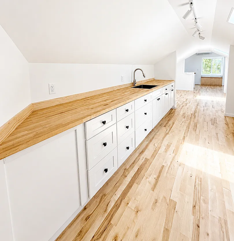 Brand New Upstairs 1 Bedroom ADU with Private Entrance & Backyard Access — Photo 4