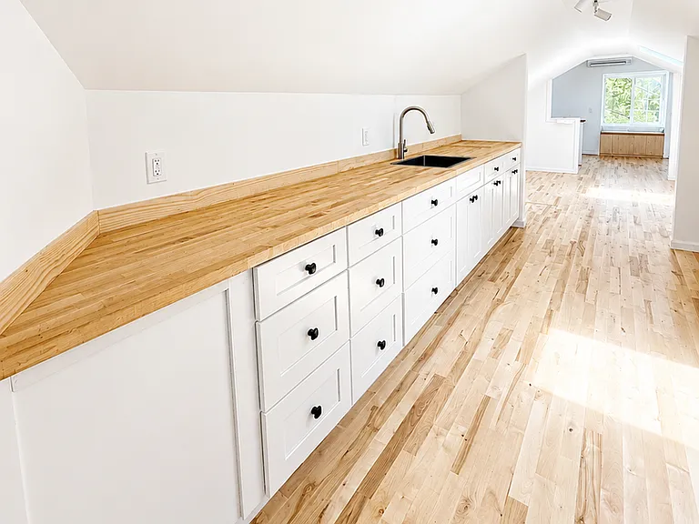 1472 Chanticleer Ave — Photo 4