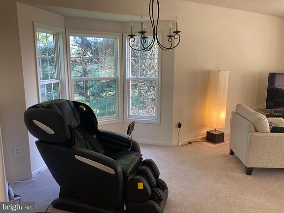 5th image of 10329 Lantern Ln