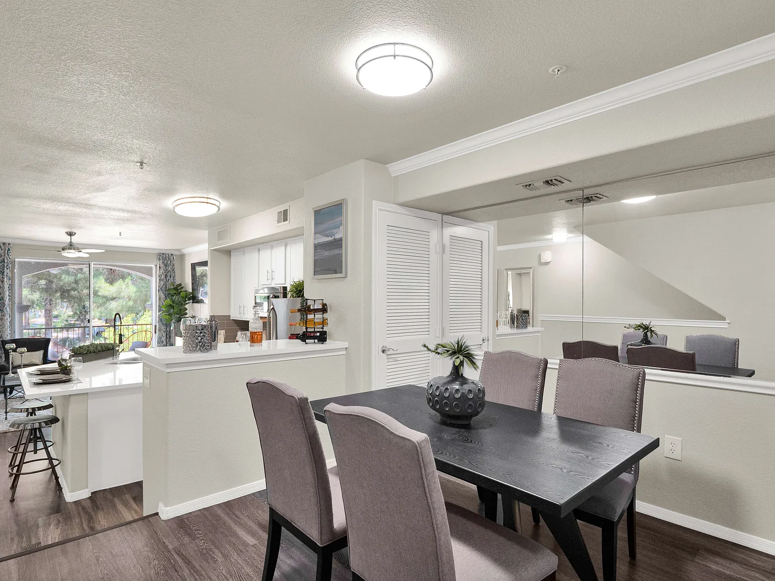 Catherine Townhomes — Photo 4