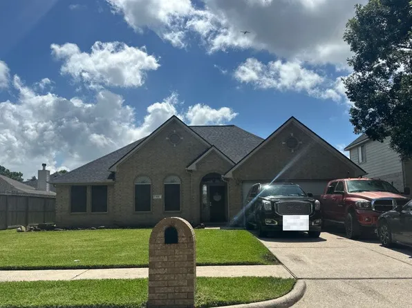 228 Spencer Lndg E, La Porte, TX 77571