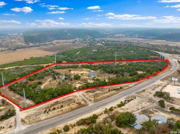 3611 MEDINA HWY, Kerrville, TX 78028