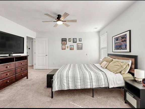 4th image of 9695 Roseberry St