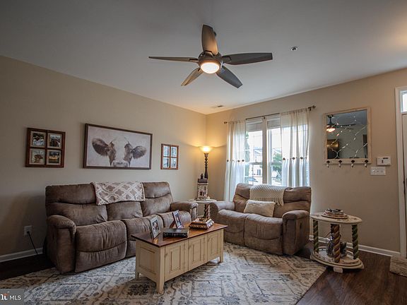 4th image of 639 Wye Oak Dr