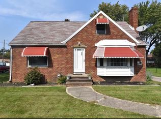 8002 W Ridgewood Dr, Parma, OH 44129