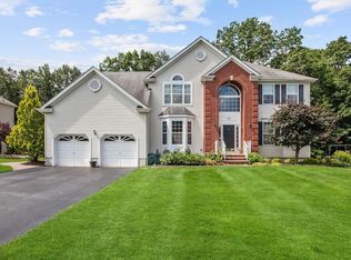 60 Macfarlane Cir, Monroe Township, NJ 08831