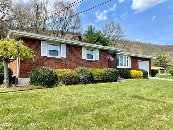 15 W Diaz Ave, Nesquehoning, PA 18240