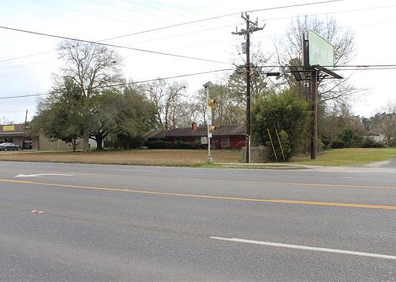 3rd image of 929 Sam Houston Jones Pkwy